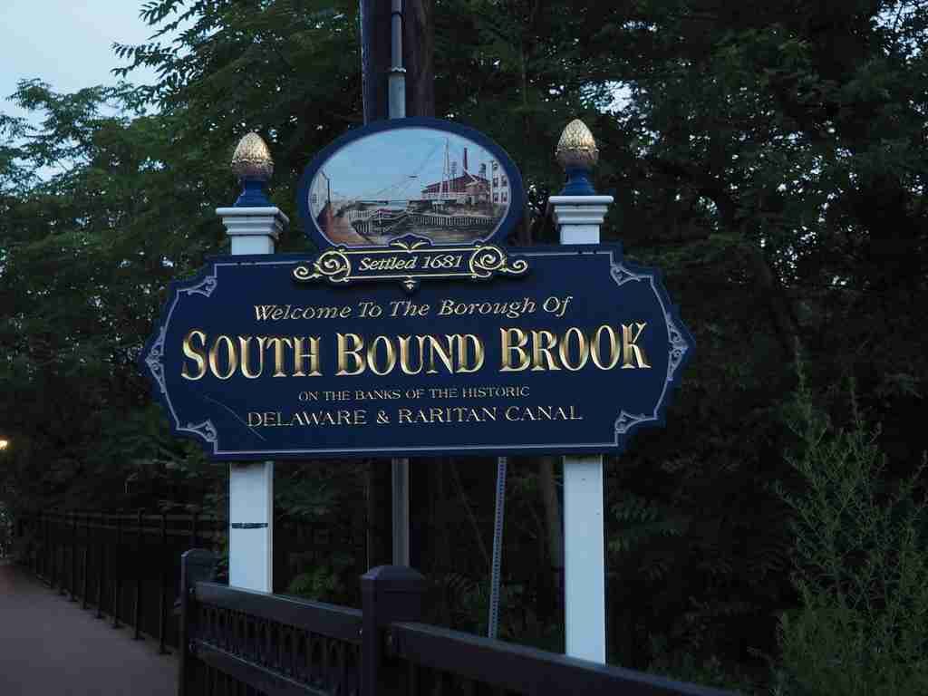 "Welcome Sign for South Bound Brook" by robotbrainz is licensed under CC BY-NC-ND 2.0